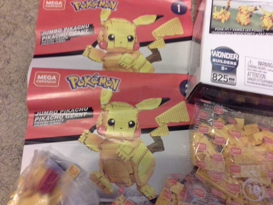 Pikachu gigante Mega Construx 825pc.
