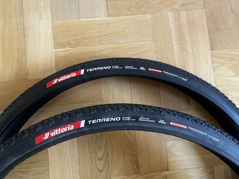 2 opony Vittoria Terreno T70 Coarse Loose 700x45c TLR Graphene 2.0 jak nowe