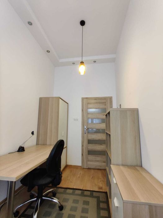 Polesie - centrum nowoczesny, umeblowany pokój, mężczyźni, Ukraińcy