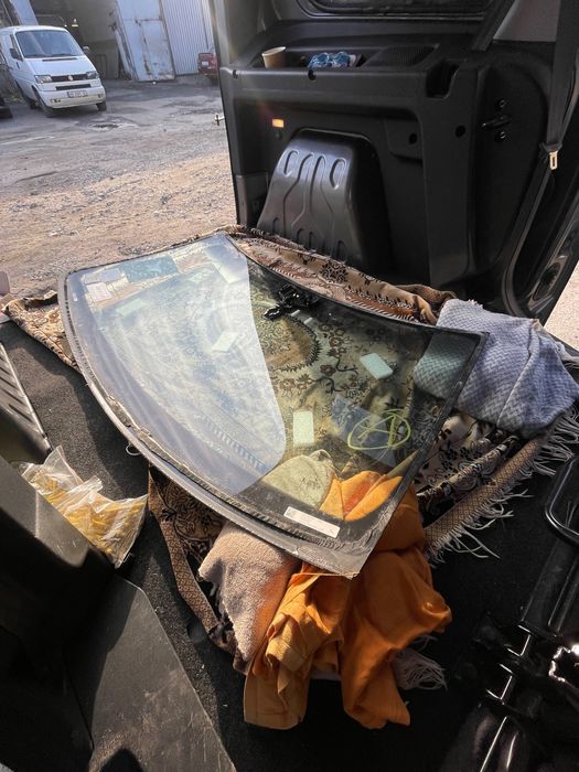 Оригинал лобовое стекло Porsche Macan