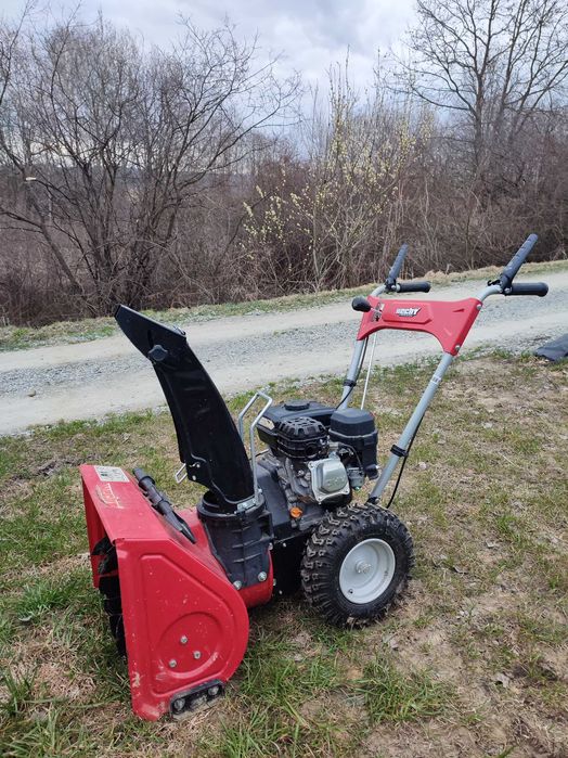 Odśnieżarka spalinowa WIRNIKOWA - HECHT 9555