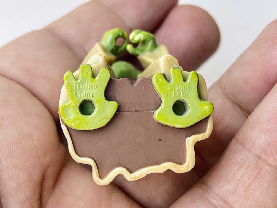 Yoda (2005) Star Wars Action Figure by Hasbro64739475815298122