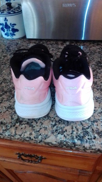 Sapatilhas Fila (tamanho 39)