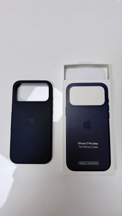 Capa iPhone 17 Pro Max TechWoven
