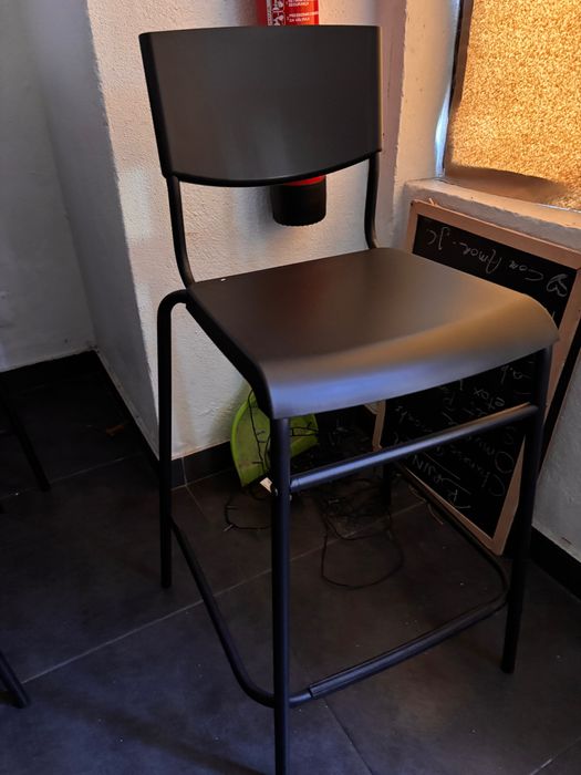 Mesas de refeições com cadeiras