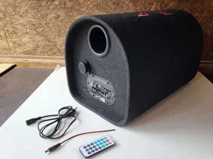 Активный сабвуфер в автомобиль со встроенным усилителем сабуфер