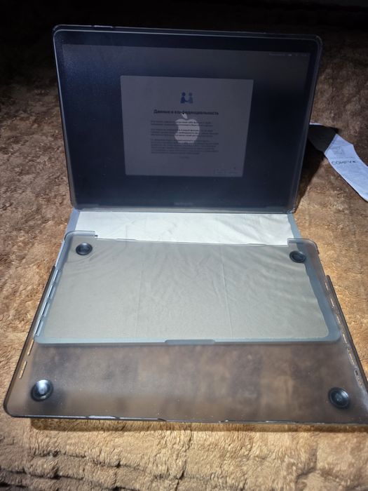 Macbook pro 13. 2022 M2 8/256