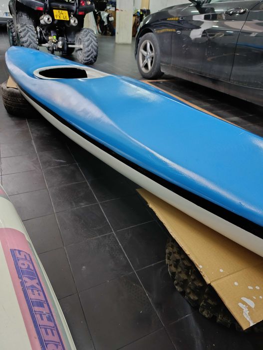 Kayak em fibra impecável