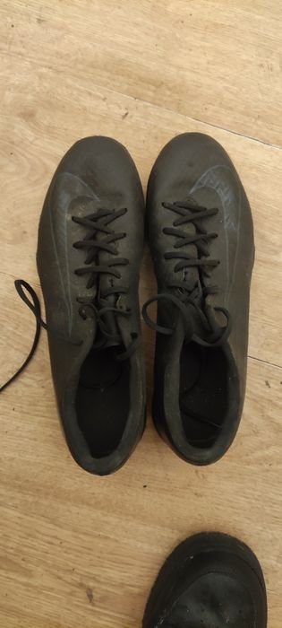 Witam mam na sprzedsaż buty piłkarskie odbiór osobisty