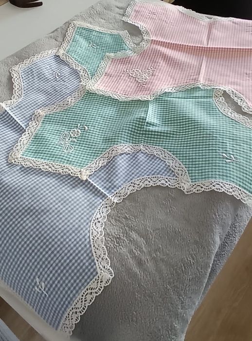 Bordados- panos para cesto do pão