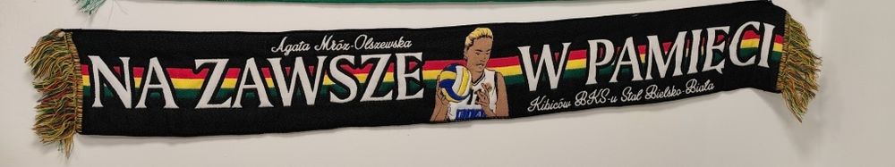 Pamiątkowy szal Agaty Mróz BKS Stal Bielsko-Biała