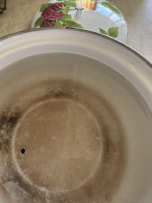 Кастрюли, кастрюля ,ковши эмалированные 3 - 4 литра