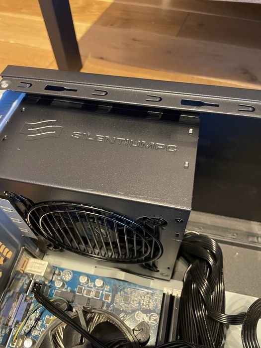 Komputer stacjonarny