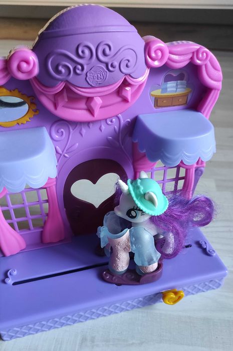 My Little Pony Butik Na Manhattanie Rarity - Przebieralnia