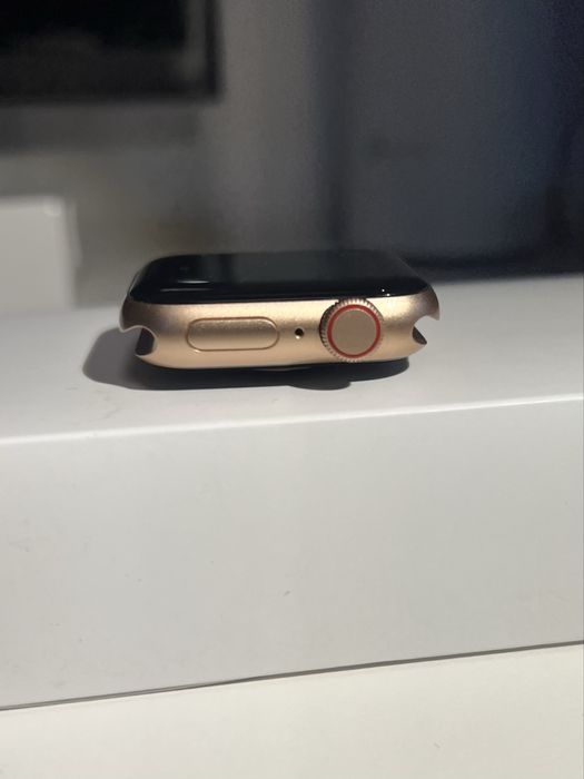 Apple watch SE 32 gb gold 40 mm GPS+cellular