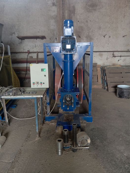 Станок для виготовлення брикетів