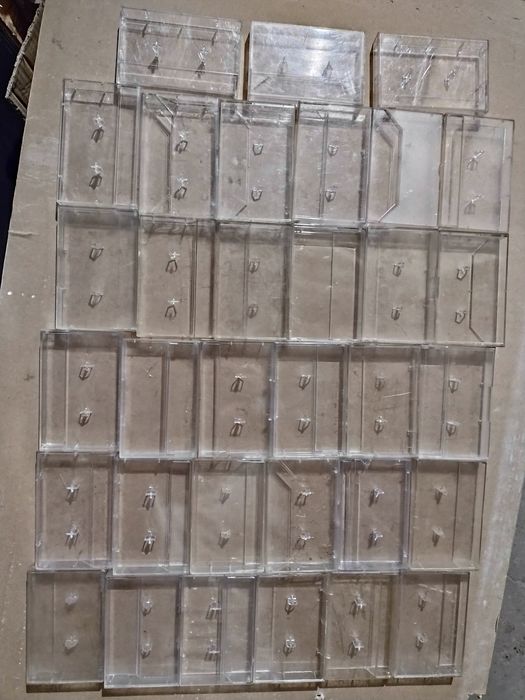 Pudełka na kasety magnetofonowe