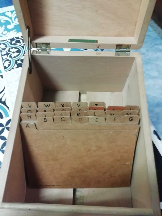 Caixa arquivo em madeira