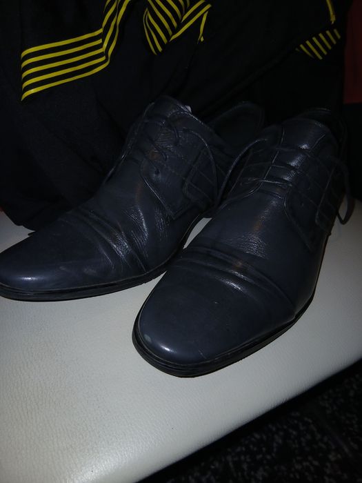 Buty ze skóry naturalnej tozmiar 43