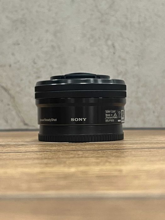 Obiektyw Sony E 16–50 mm f/3.5–5.6 OSS (I generacja, 2012)