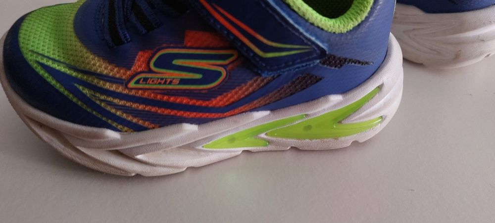 Sapatilhas skechers tamanho 23