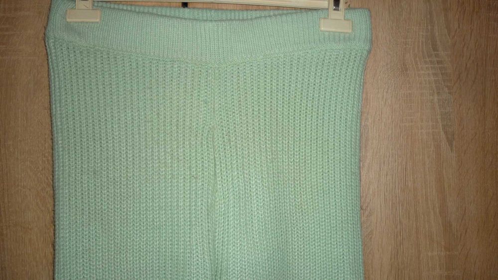 Asos- dzianinowe ciepłe dzwony  r; 40
