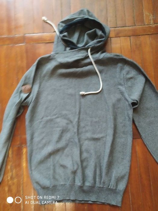 Светр чоловічий з капюшоном