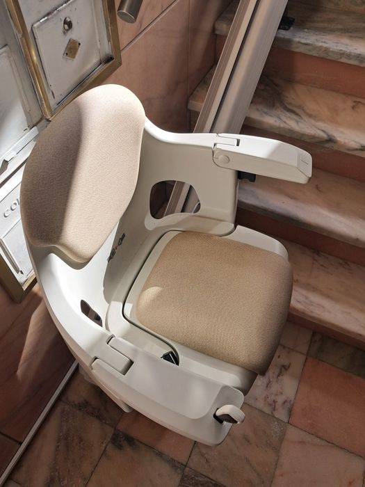 Cadeira elevatória levita para interior