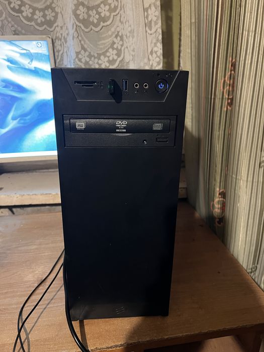 Komputer I7 7700,8GB DDR4,R9 380,Win10