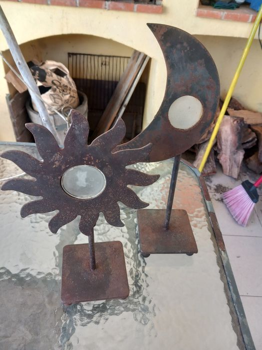 Castiçal, porta velas em ferro.