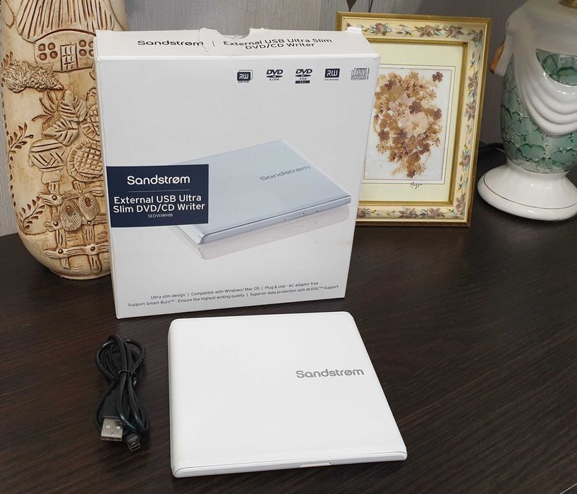 Новий зовнішній дисковод DVD/CD Sandstrøm Ultra Slim з Англії