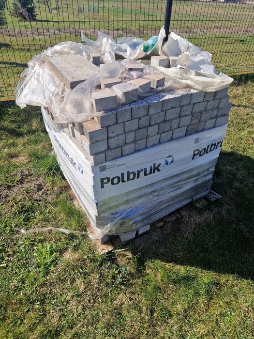 Kostka brukowa pozostałość