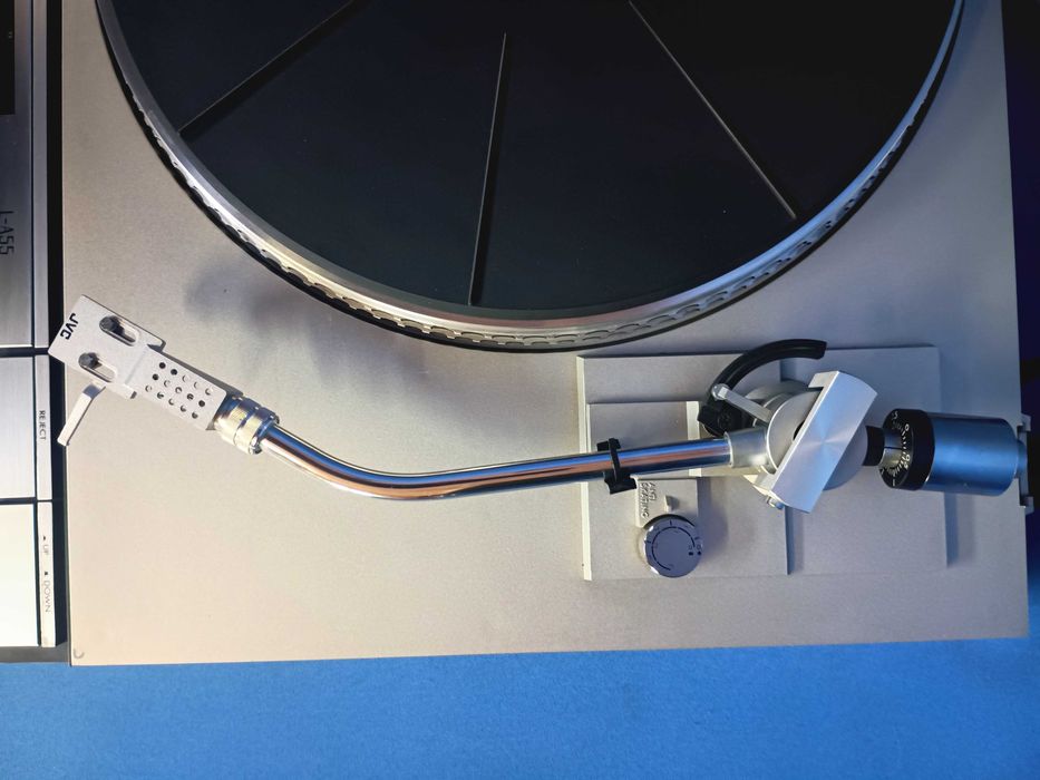 gira-discos JVC L-A55
