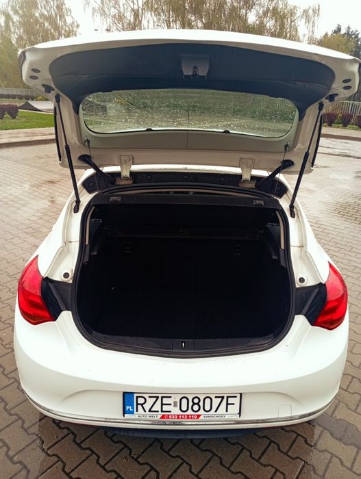 Opel Astra 1,4 - 2014r.-153000km