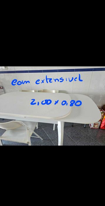 Mesa de cozinha extensível branca com 4 cadeiras