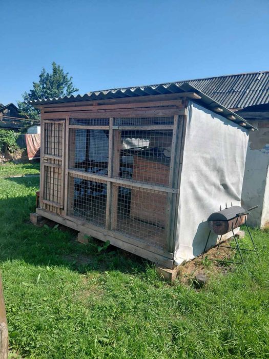 Вольєр з будкою для собаки