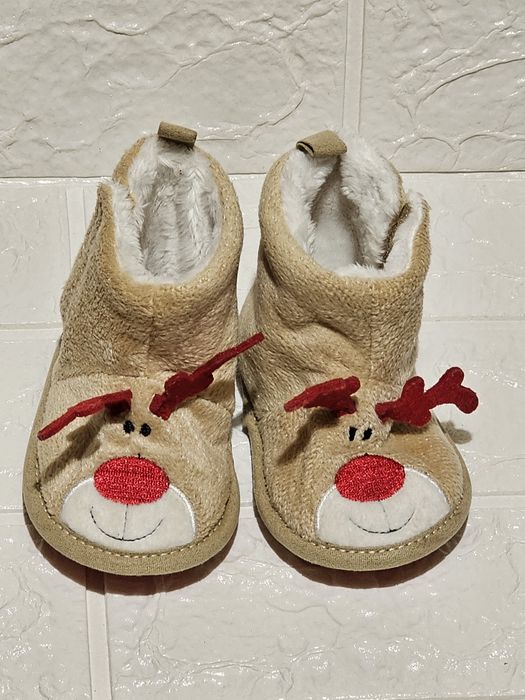 Продам сапожки  пинеточки олени на 9-12мес,стелька11см