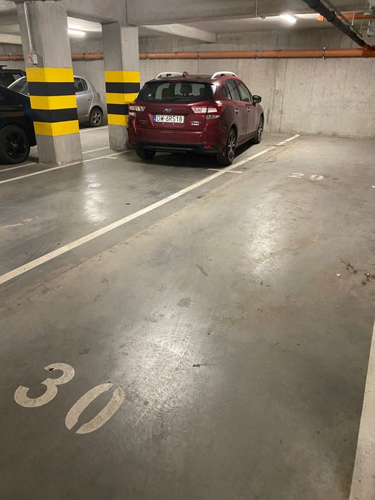 Garaż do wynajęcia na doby 6 km od lotniska