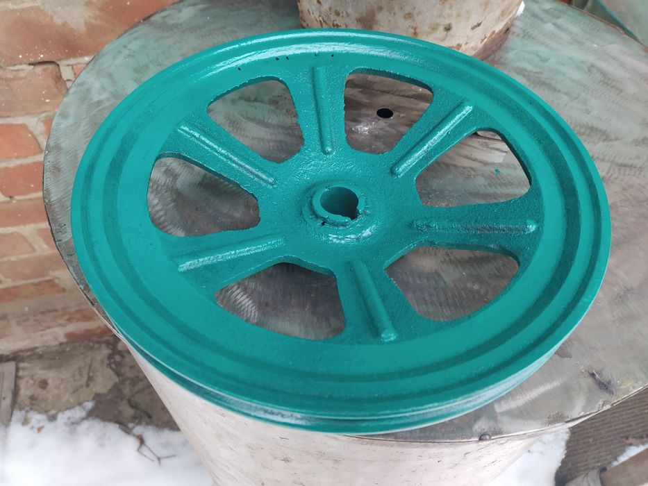 Шкив пятирядный, многоручейковый.