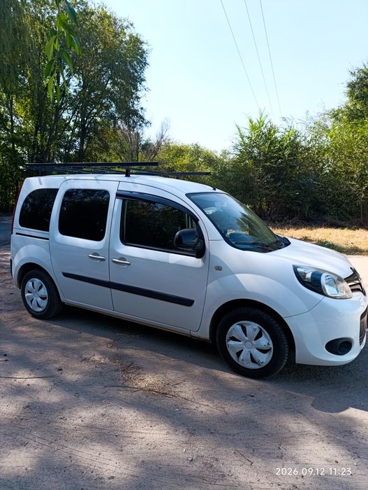 продам авто Renault Kangoo 2016 г.Чистый пассажир.пробег 189 км.