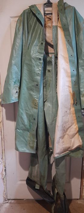 Продам резиновый костюм  химзащиту