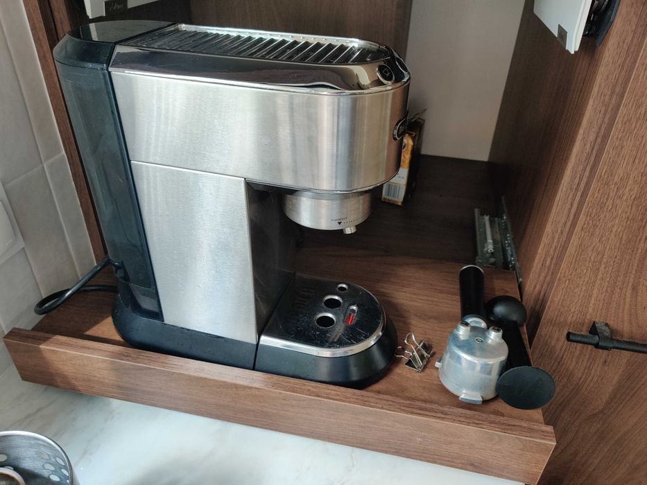 Ekspres do kawy DeLonghi EC685.M