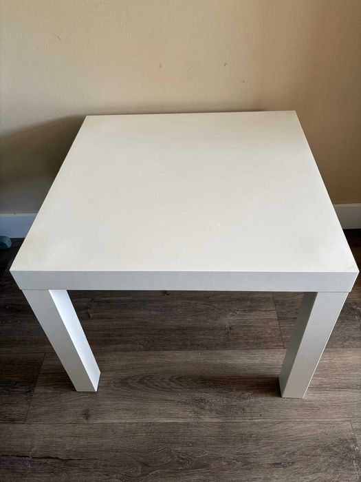 Secretária de escritório com cadeira e carpete (Oferta de mesa de centro)