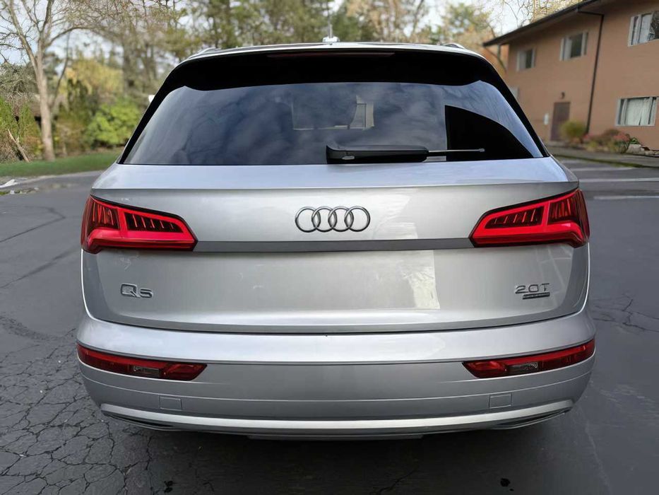 Audi Q5      2018