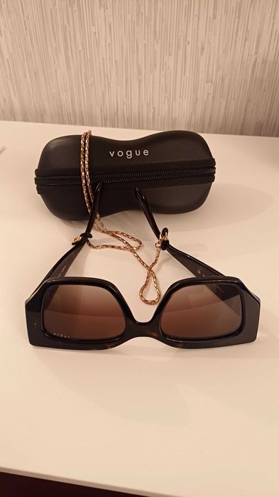 NOVOS Óculos de sol VOGUE