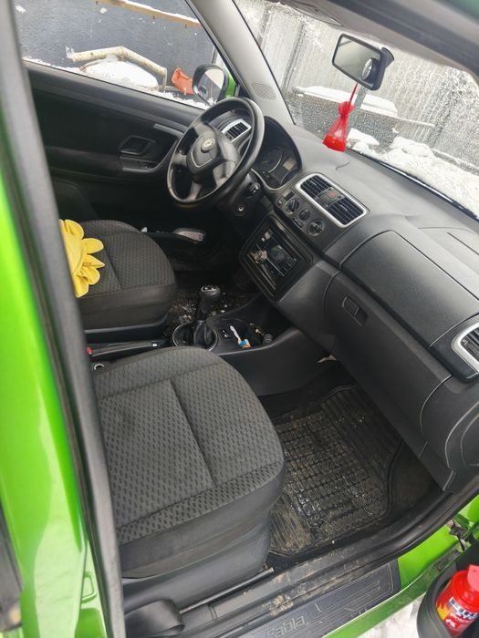 Шкода Фабія  1.4  бензин 2012 рік