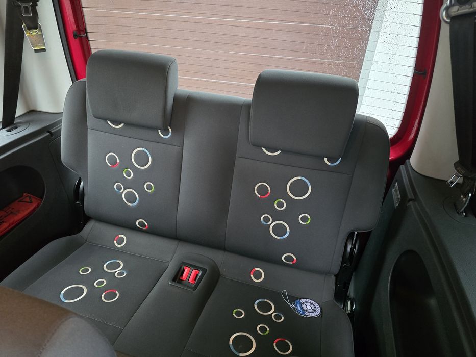 Vw caddy niski przebieg 7 osobowy rezerwacja