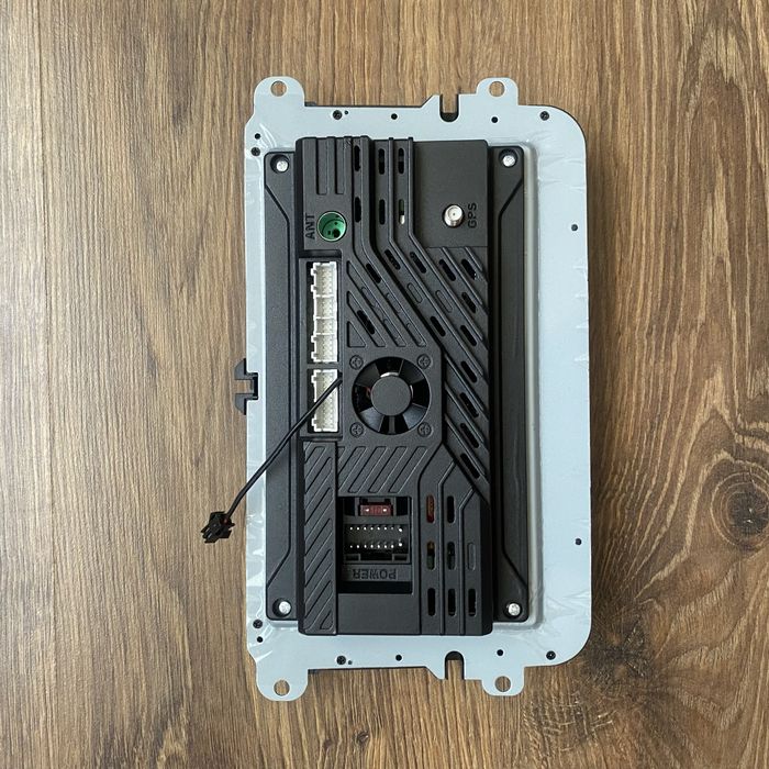 Ліцензійна Магнітола з CarPlay та Android Auto для VW/Skoda/Seat