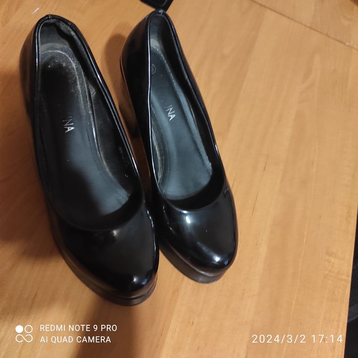 Продам жіночі туфлі