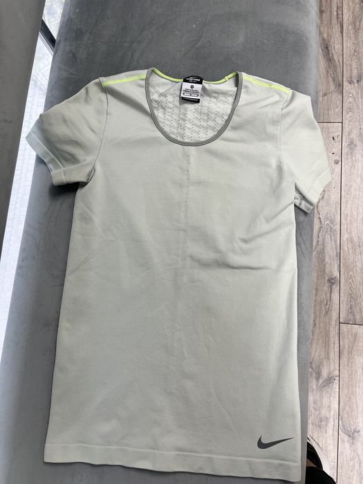 Футболка Nike Pro